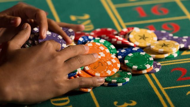 JILI 777 Casino APK کھلاڑیوں کے لیے لائیو کیسینو سیکشن